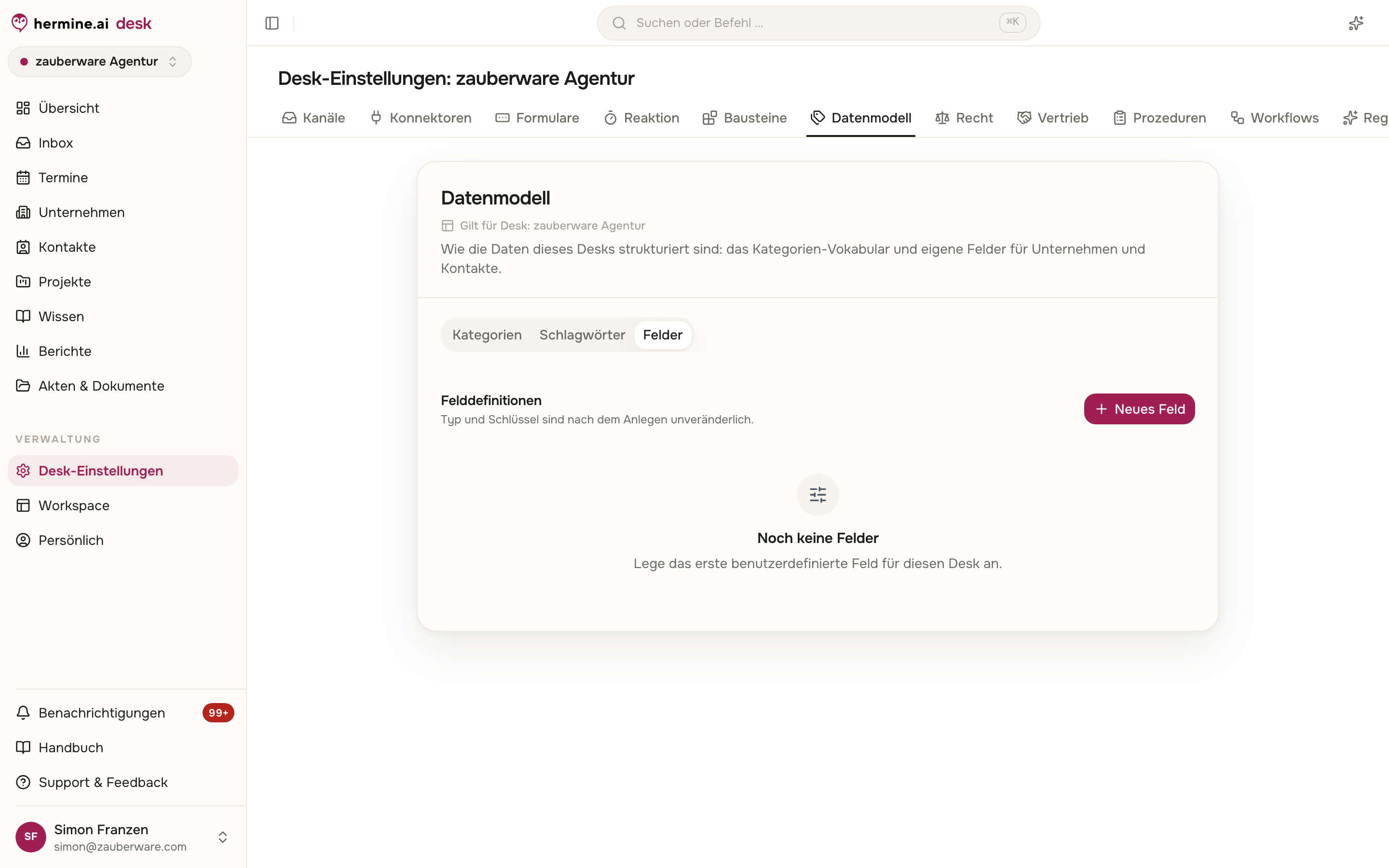 Felder-Einstellungen mit leerer Liste der Felddefinitionen und Button Neues Feld