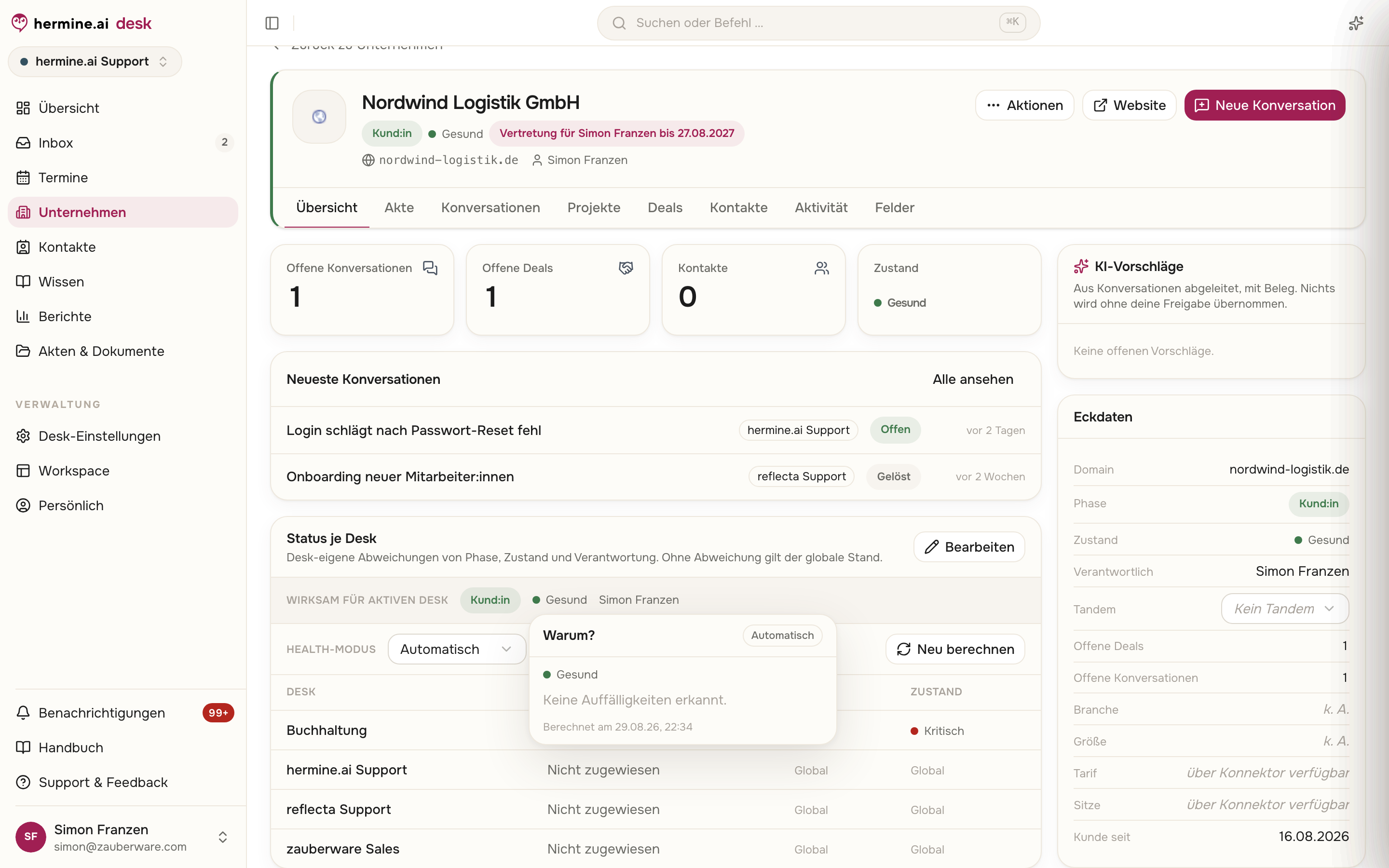 Status je Desk mit geöffnetem Warum?-Popover: gewichtete Gründe mit Punktabzug, Berechnungszeitpunkt und Modus, daneben Health-Modus und Neu berechnen