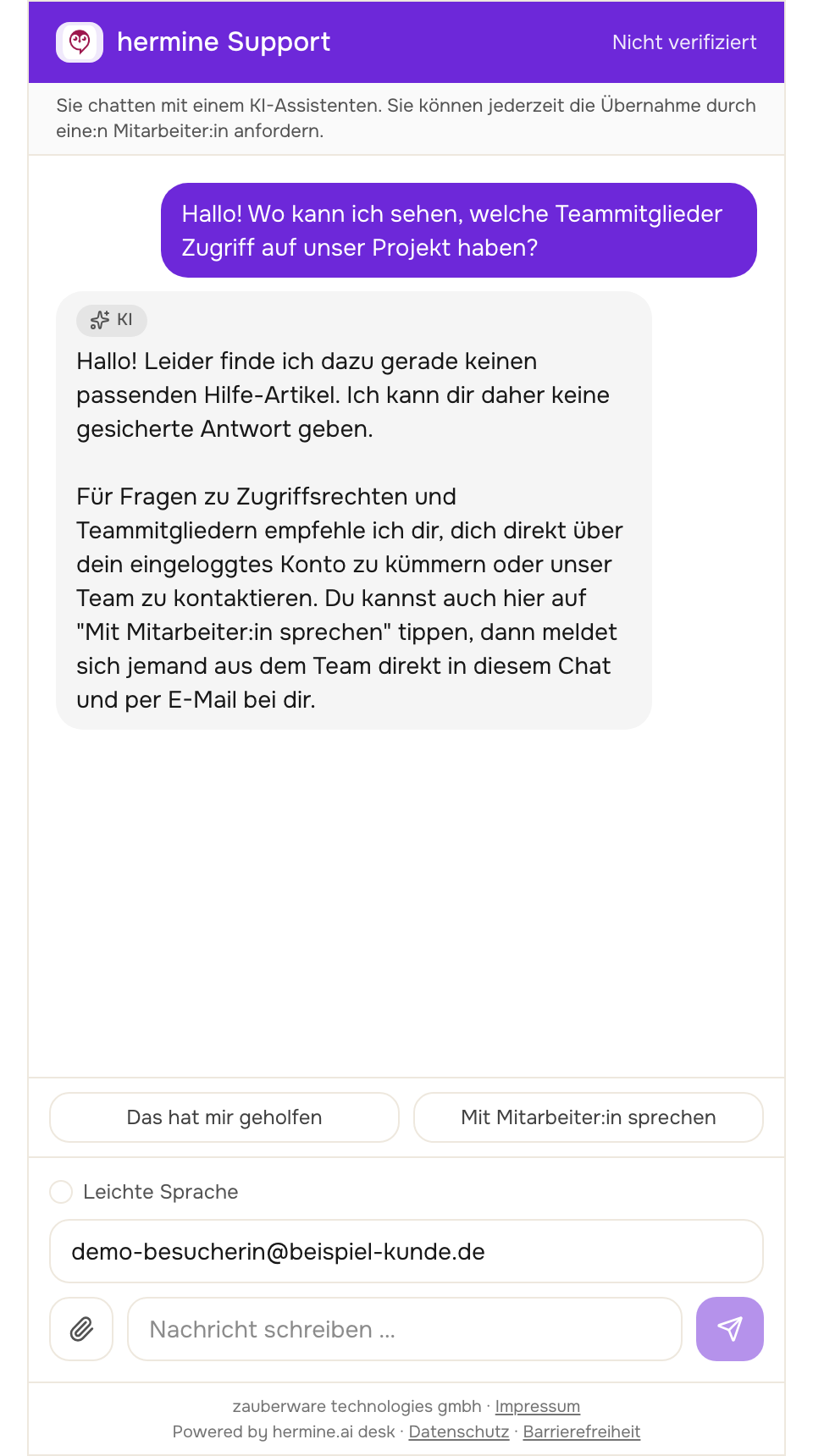 Das Chat-Widget aus Kundensicht: Kundenfrage, gekennzeichnete KI-Antwort, die Buttons zum Lösen und zur Übergabe sowie E-Mail- und Nachrichtenfeld